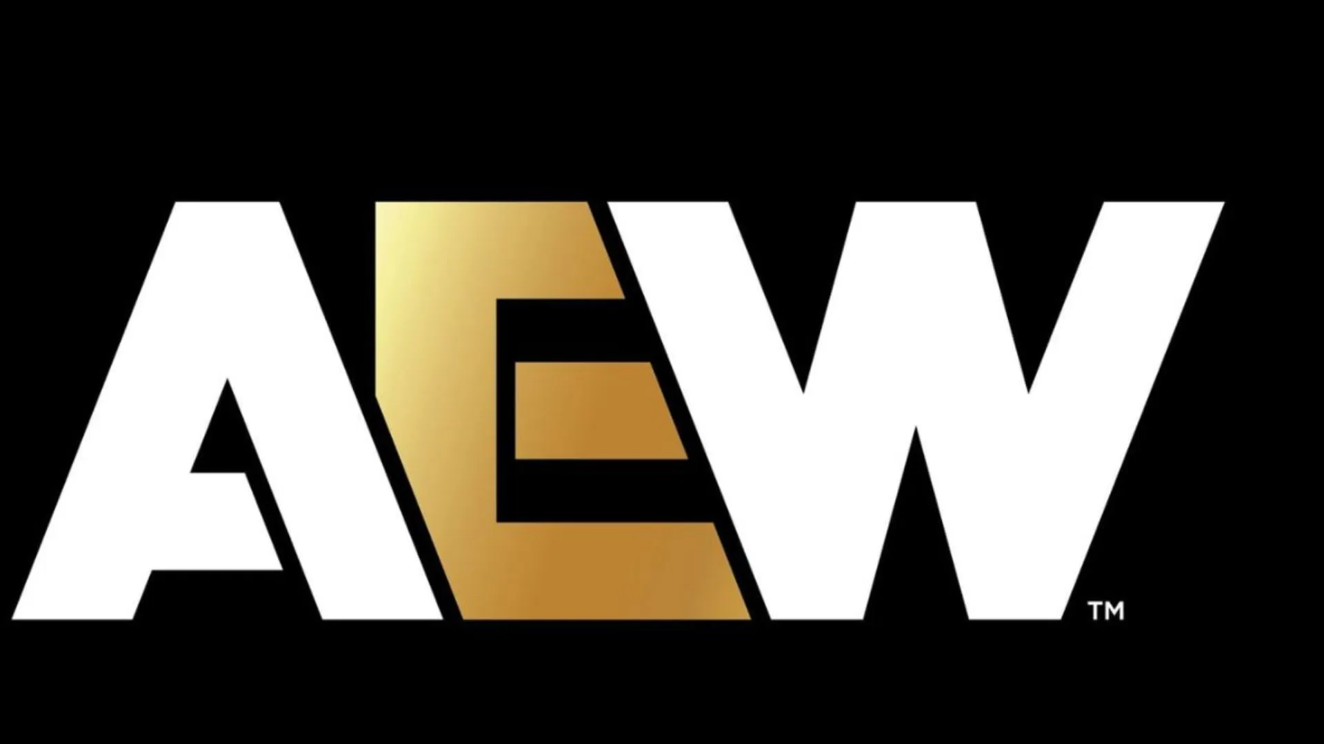 "They love WWE sloppy seconds," "Looks like Blonde Roxanne" - Fans react after AEW reportedly shows interest in top free agent