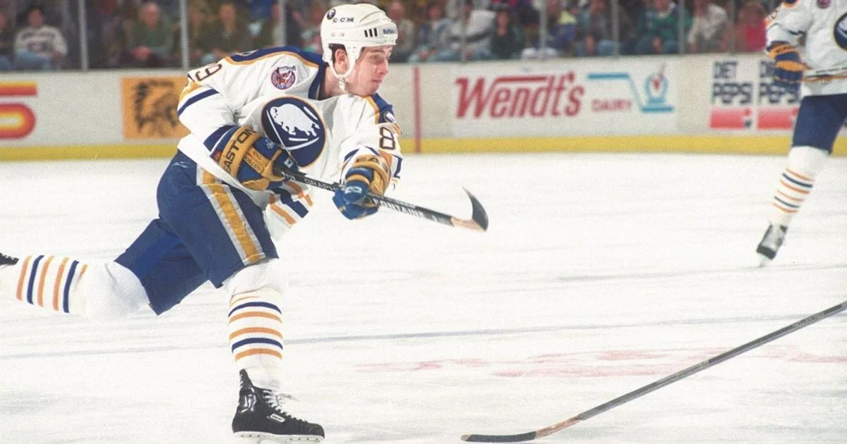 Alexander Mogilny finally getting his just reward from Hall