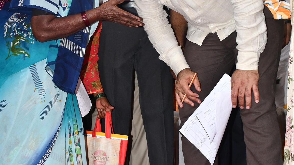 Over 3,000 applications disposed of in 17 Janata Darshan events, says Lad