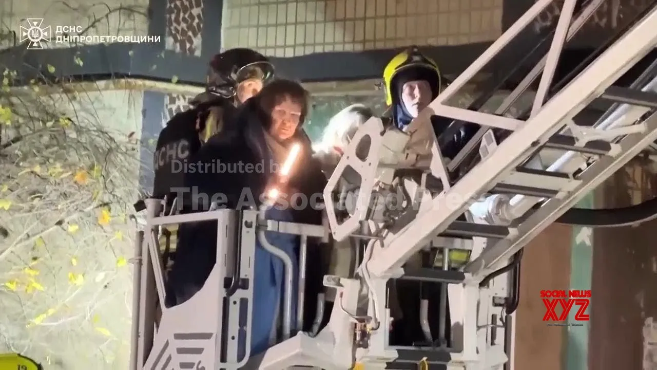 Russian drone strike on tower block in eastern Ukraine kills three (Video)