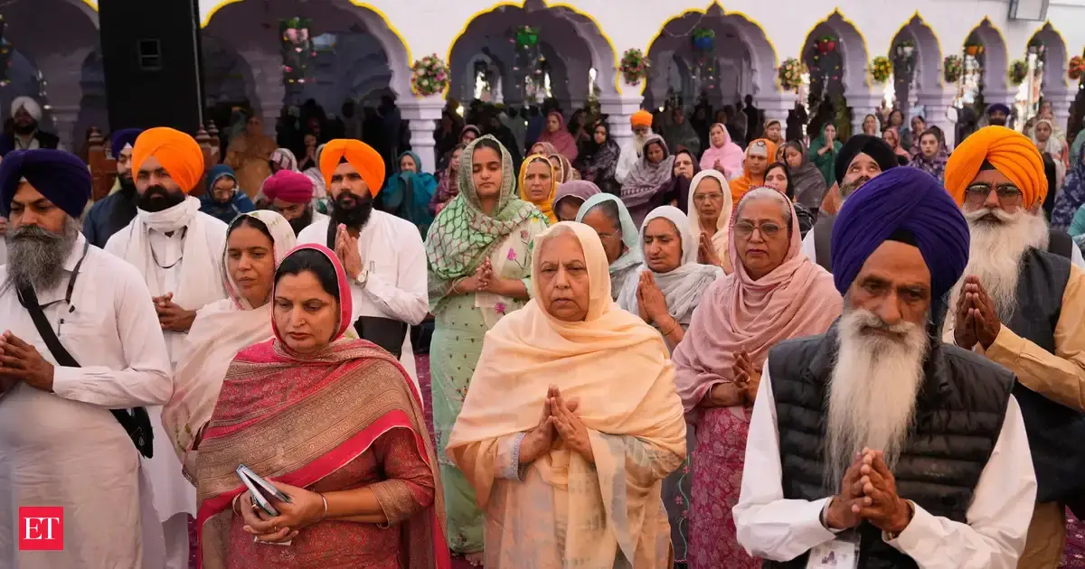 'Pak officials told us you are Hindu, you can't go with Sikh jatha', says Hindu pilgrim