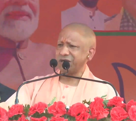 CM Yogi targets Cong-RJD; says only NDA can ensure development in Bihar