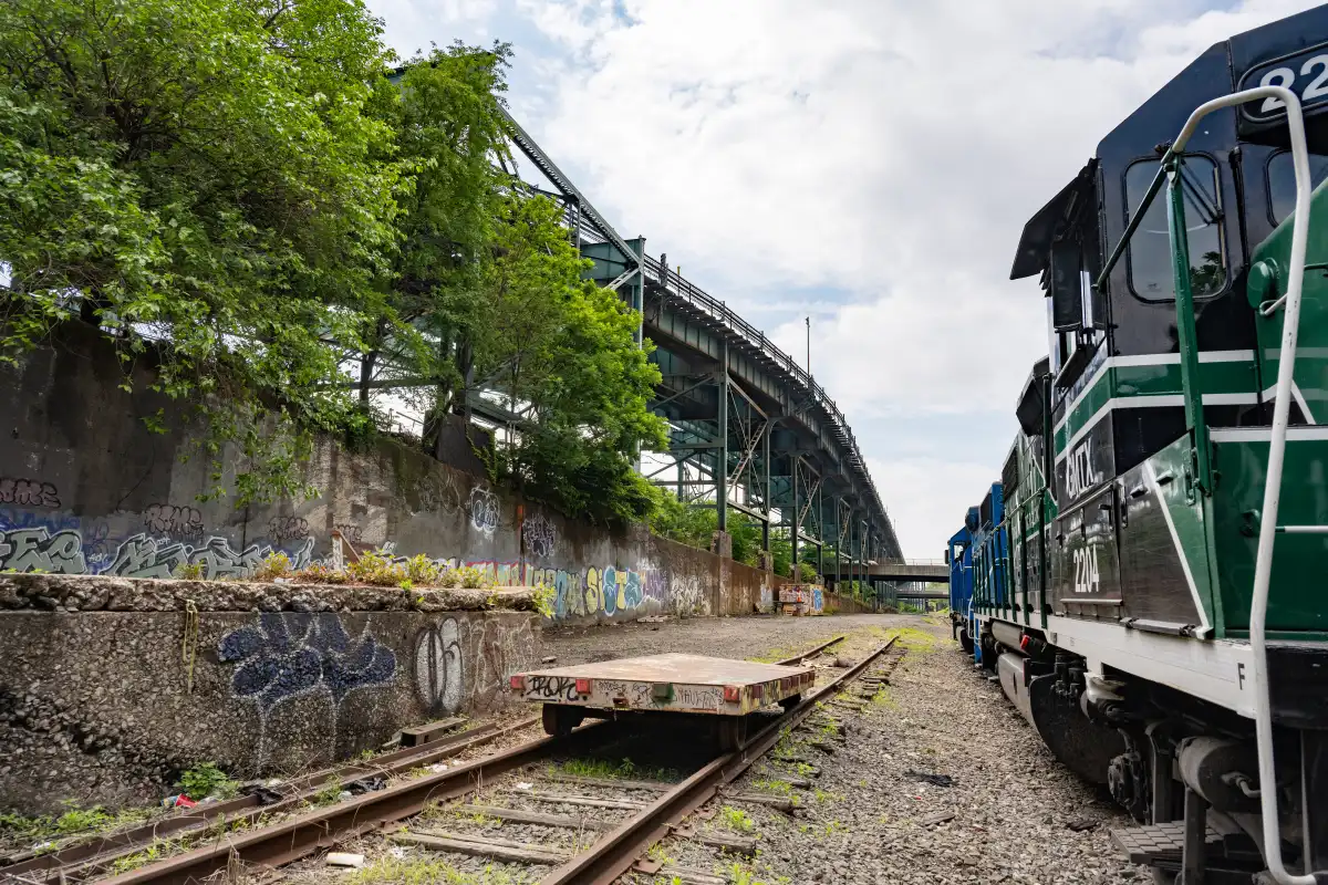 Queens residents say “We don’t need it!” to IBX light-rail plan