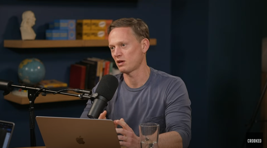 Pod Save America host rips JD Vance, says 'his own family' doesn't like him