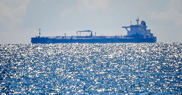 Report: Russian Seaborne Crude Oil Shipments Tank After Trump Sanctions