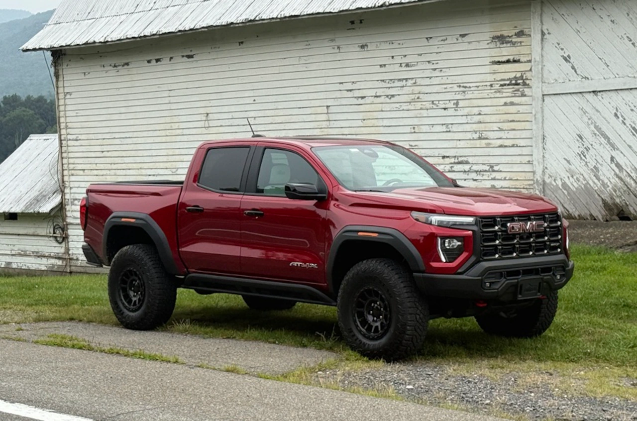 2025 GMC Canyon is the king of mid-size trucks