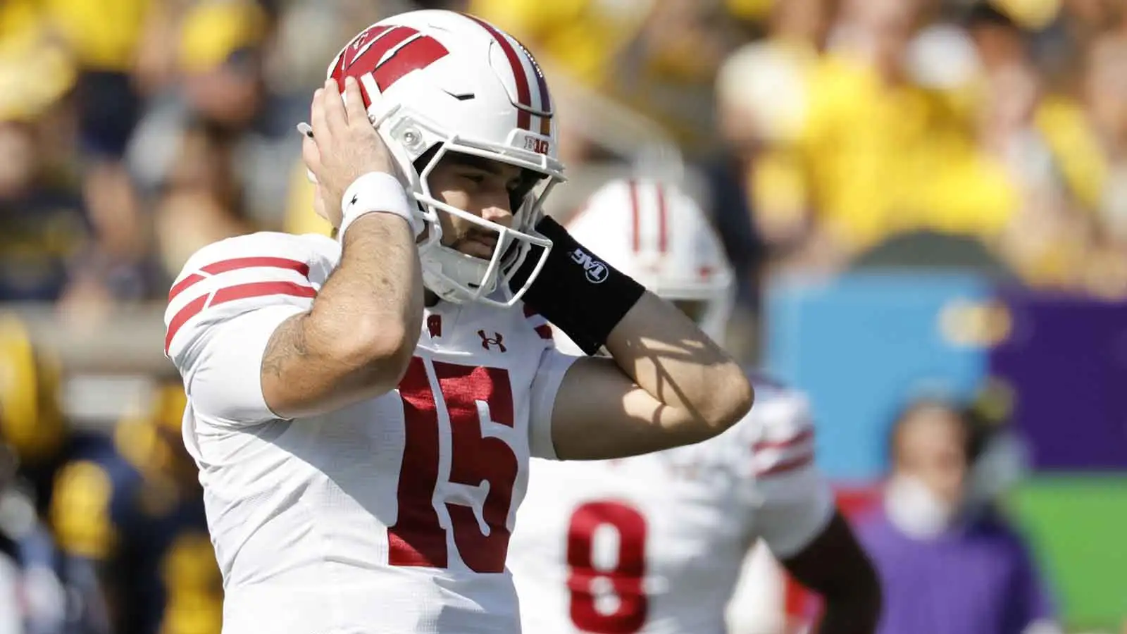 Wisconsin football making another QB change vs. Washington