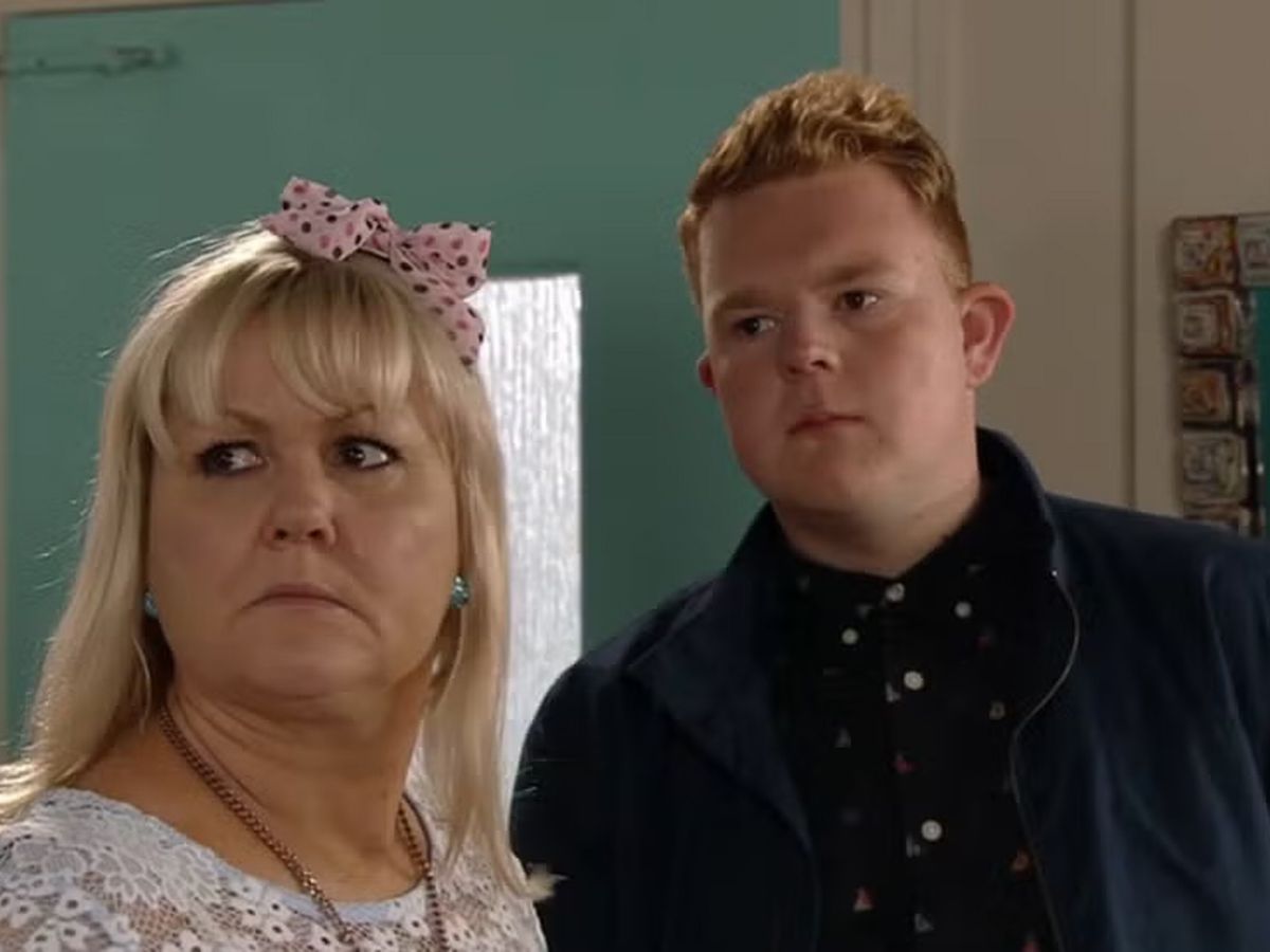 Coronation Street legend 'thriving' in new relationship after major body transformation