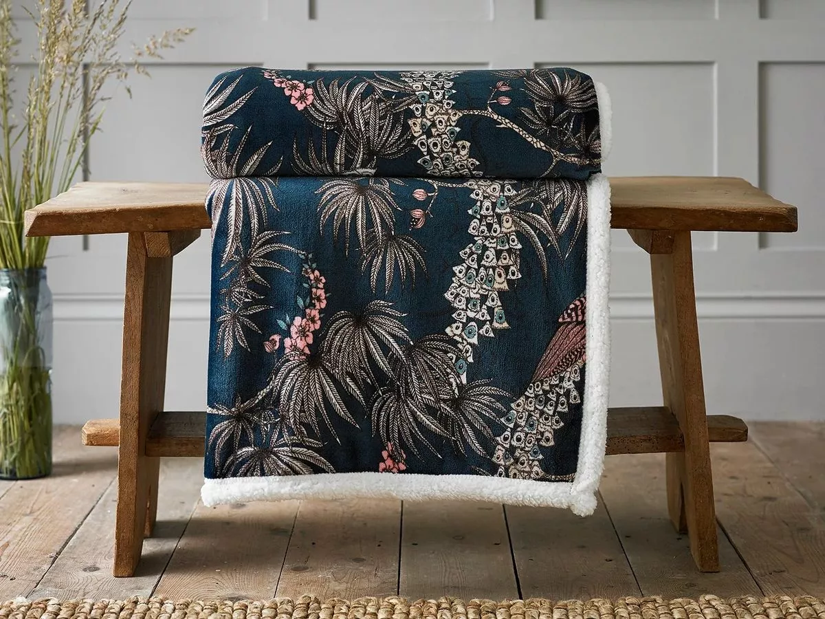'Very warm and snuggly' fleece throw has £48 saving and 'gorgeous print'