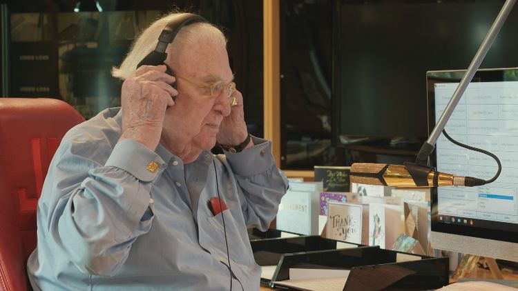 'Radio won't be the same': PM and stars mourn talkback icon John Laws