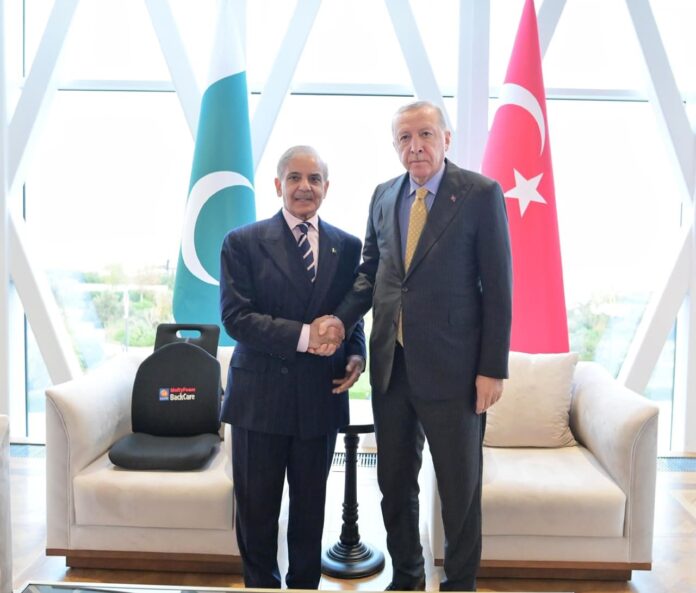 Pakistan, Turkiye vow deeper strategic partnership as PM pushes regional outreach in Baku