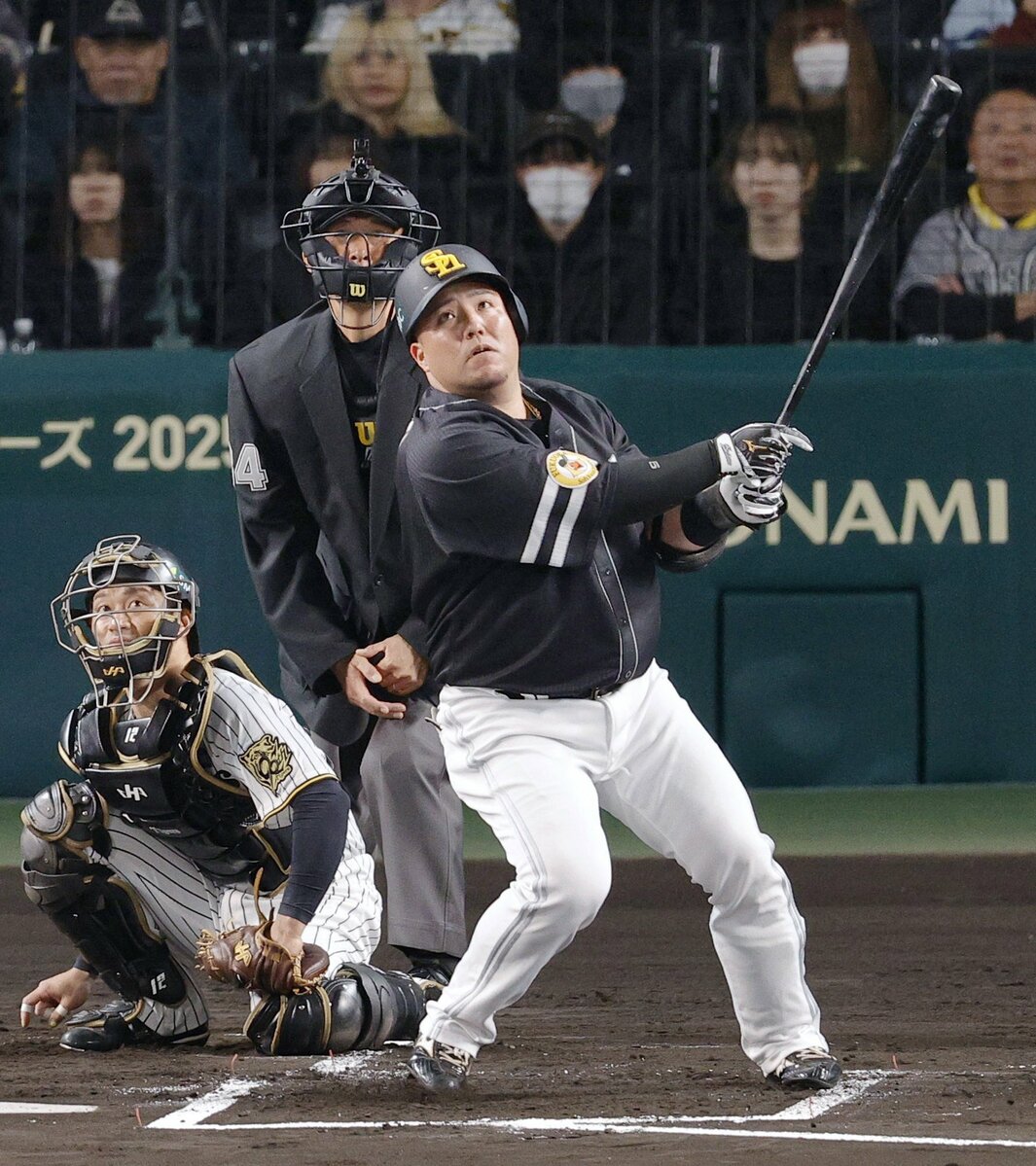 Baseball: Hotaka Yamakawa hits 3rd homer of Japan Series as Hawks go up 3-1