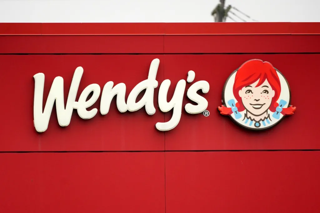 Wendy's closing up to 350 restaurants by end of the year