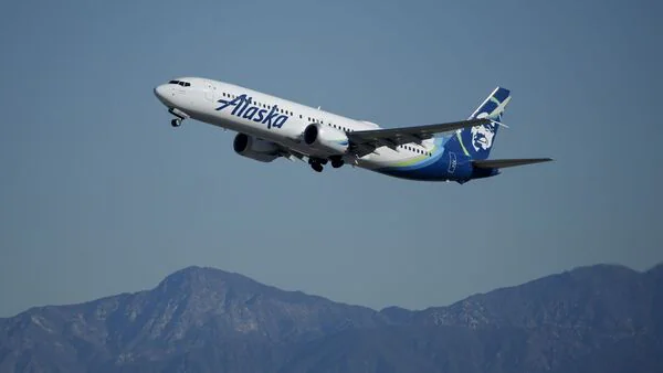 FAA Flight Cut: Trump Admin To Slash 10% Of Flights At 40 Major US Airports If Shutdown Continues