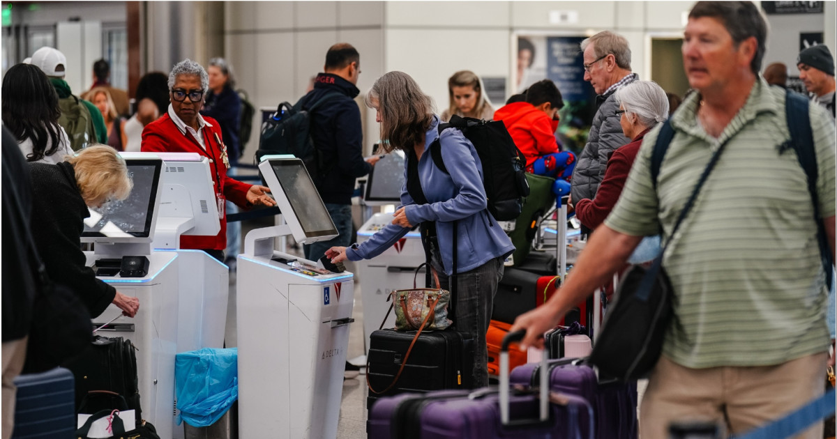 United Airlines Lists Cancelled Flights for Today. How to Get a Refund