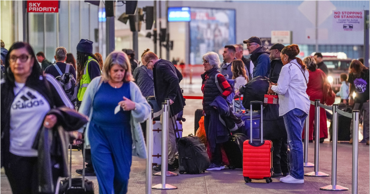 Atlanta, Newark Airport Flight Delays, Cancellations Escalate