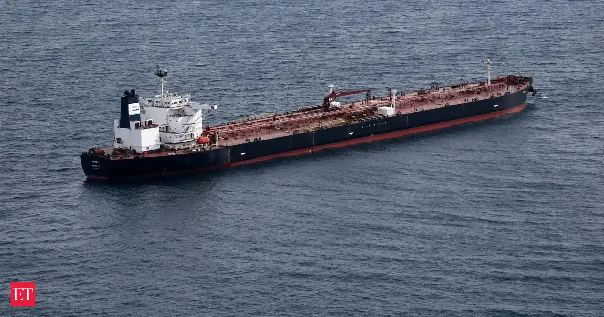 Oil tankers get 'dirty', ditching fuels for crude as rates boom