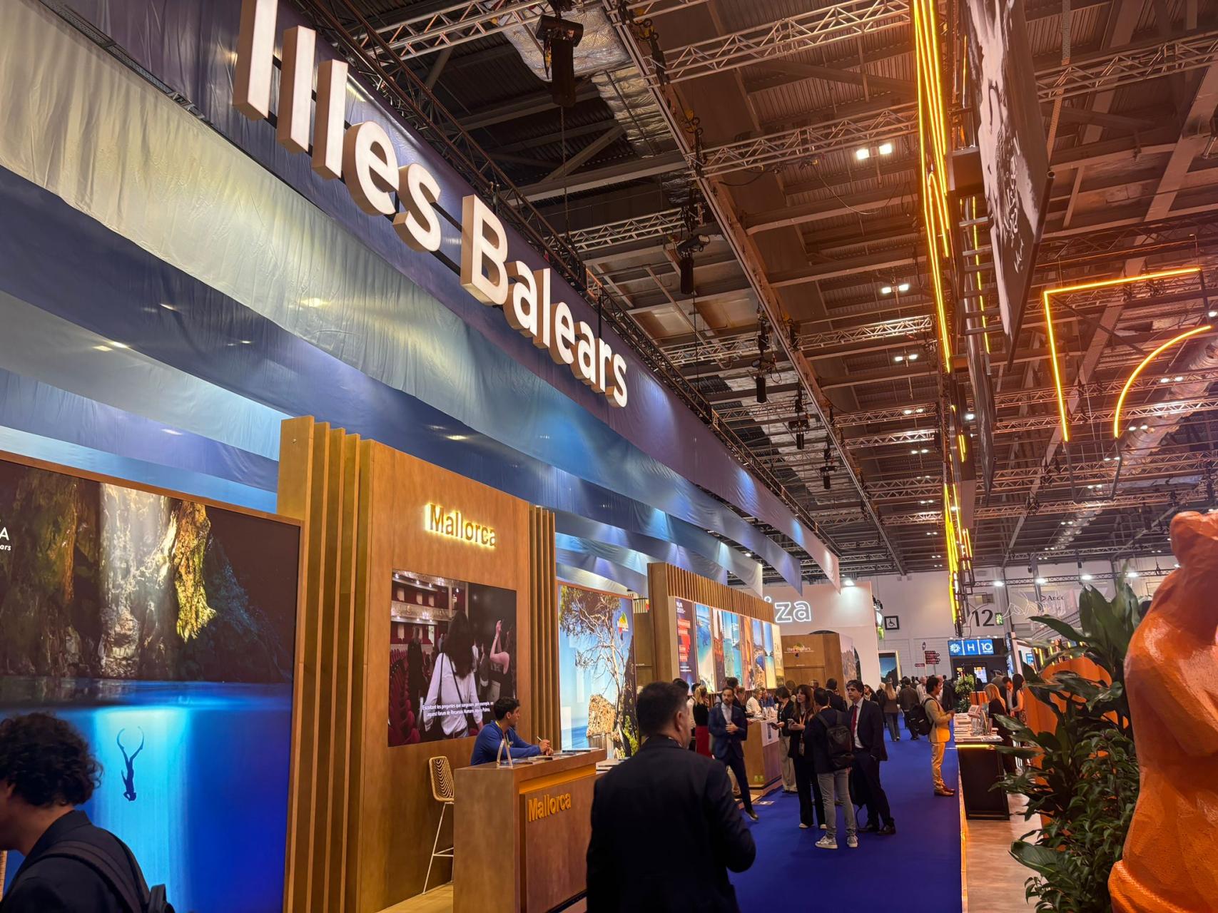 Mallorca battles Greeks bearing gifts and Turkish delight in London