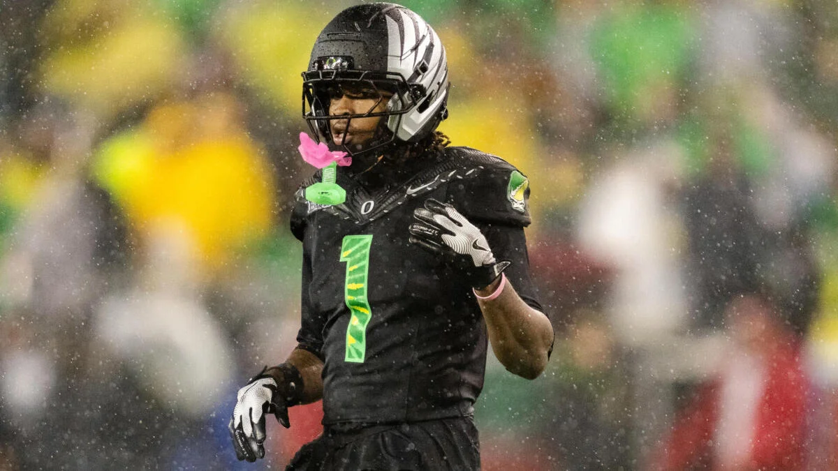 Dakorien Moore injury: Oregon star WR injured, status vs. Iowa uncertain, per report