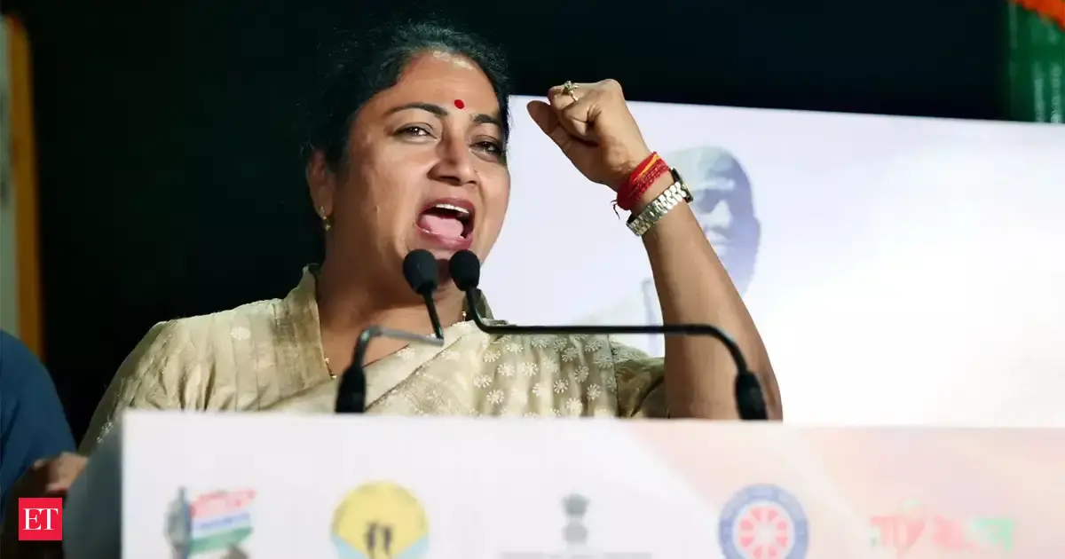 Delhi CM encourages use of public transport, carpooling amid 'very poor' AQI