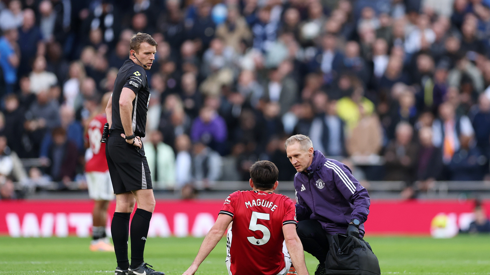 As well as Maguire & Sesko: Man United star ‘asked to’ be substituted in second half after taking a ‘rough hit’