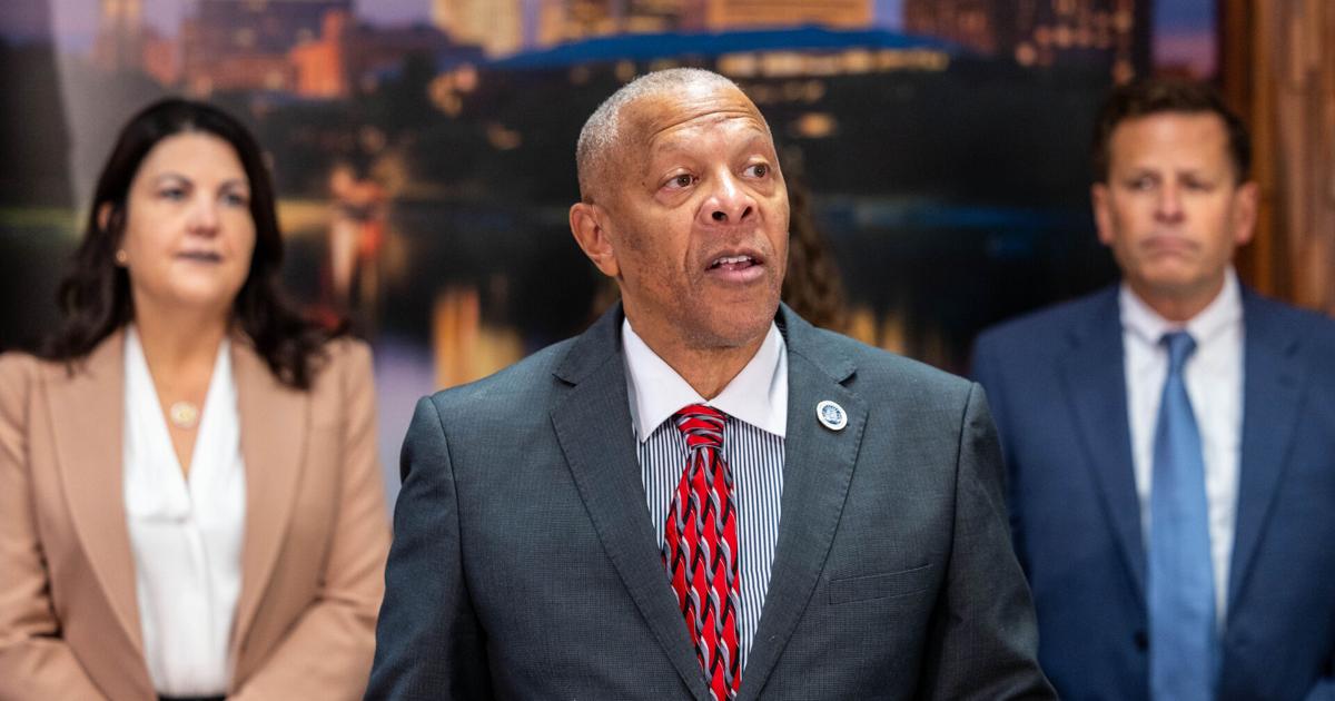 Omaha mayor announces city-led food drive amid pause in SNAP benefits