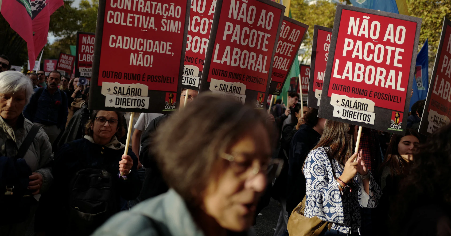 Tens of thousands march in Lisbon against planned labour changes