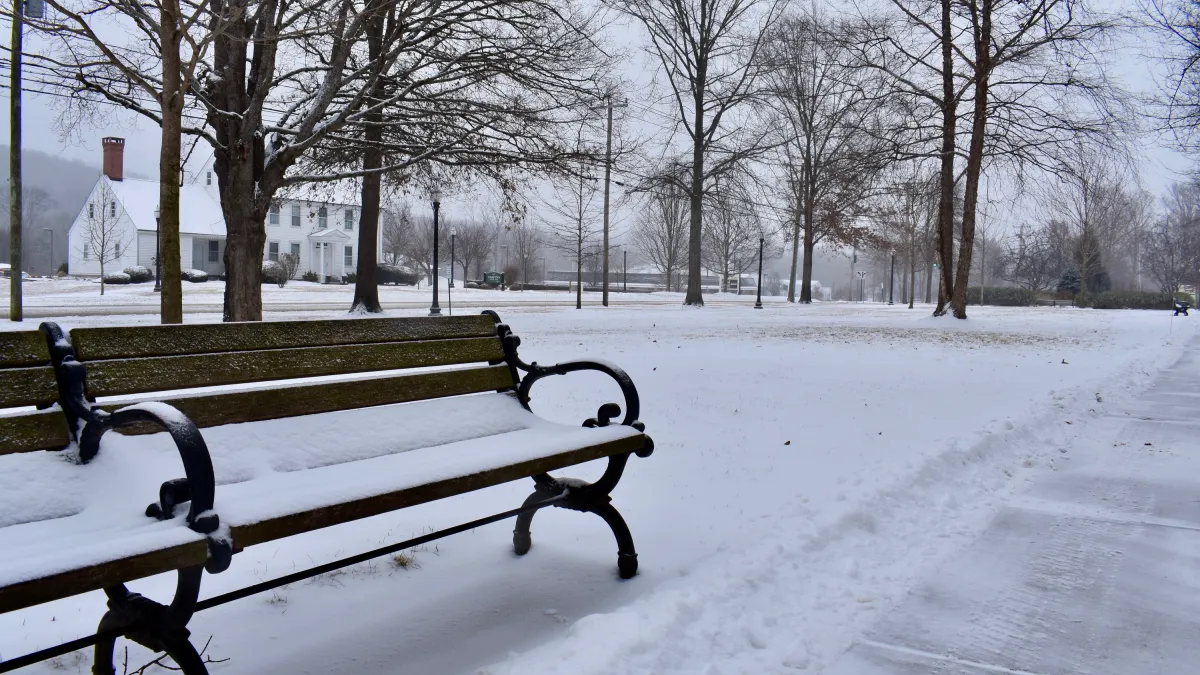 Chicago weather timeline shows lake-effect snow threat
