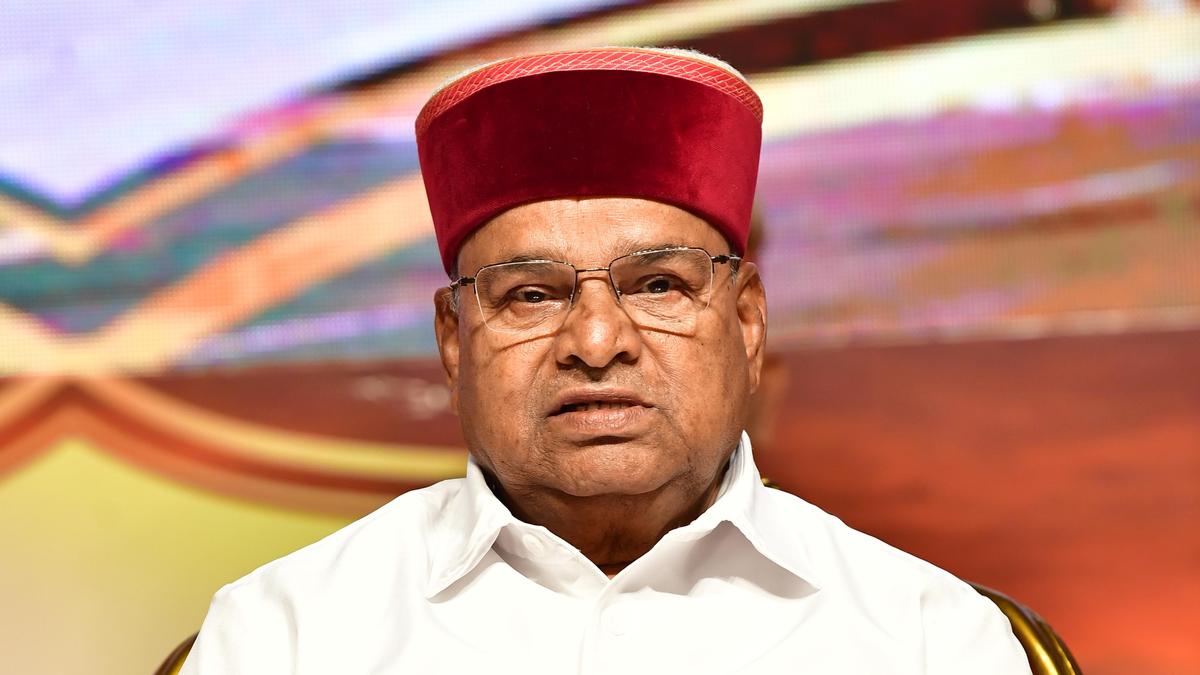 Karnataka Governor calls upon the youth to become job creators and build a self-reliant India