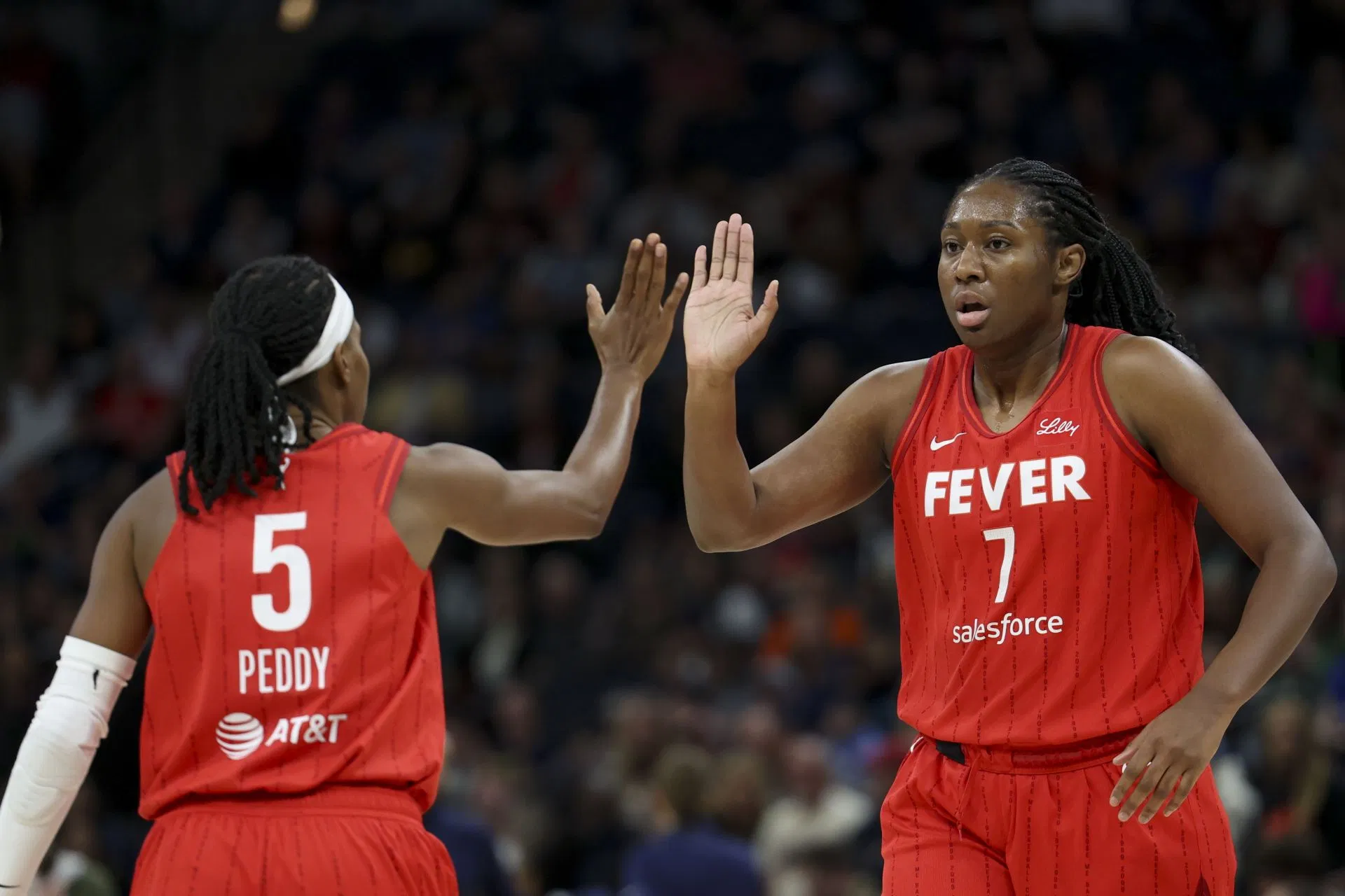 "More life": Sophie Cunningham, Aliyah Boston and Fever Locker Room Erupt in Unison For $78,831 Free Agent's Special Day