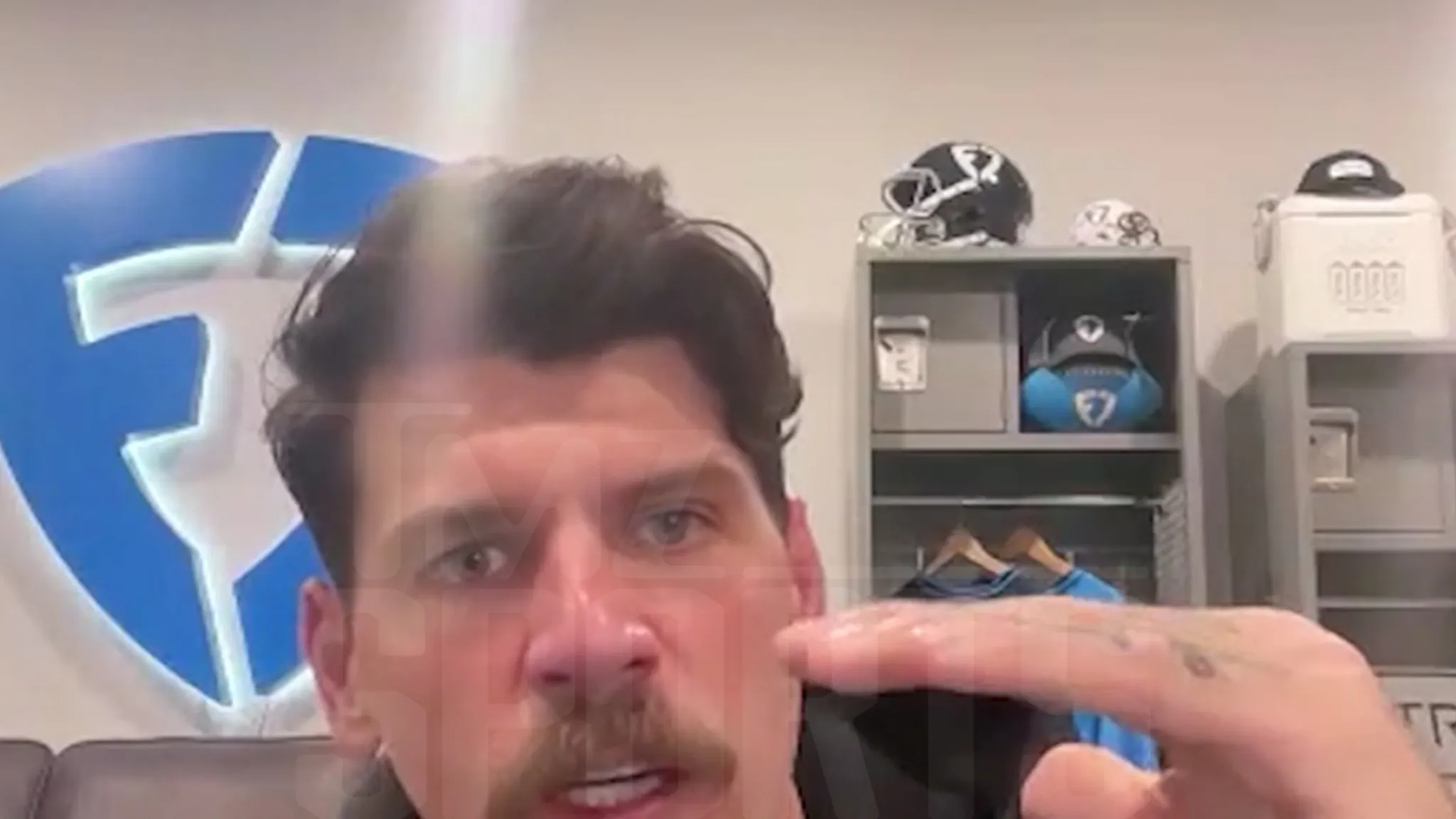 Taylor Lewan Still Believes In Cam Ward, Titans Gotta Get Him Some Help!