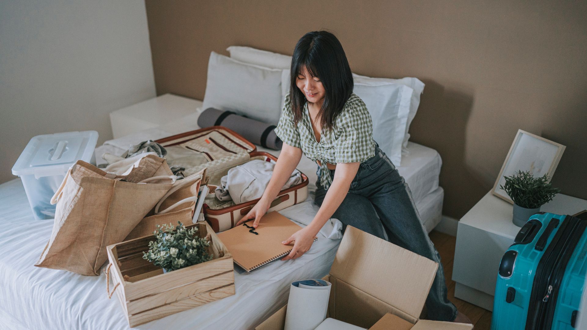 3 things experts want you to declutter to prevent mold this season