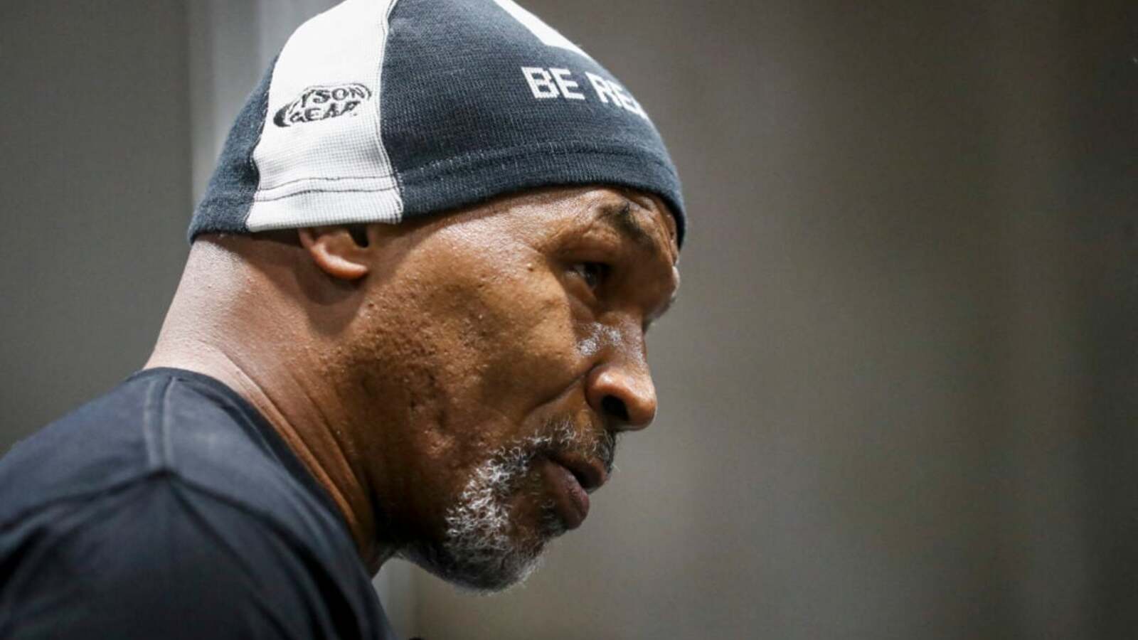 Mike Tyson delivers pre-fight promise to Floyd Mayweather as he plans ‘better’ display in return