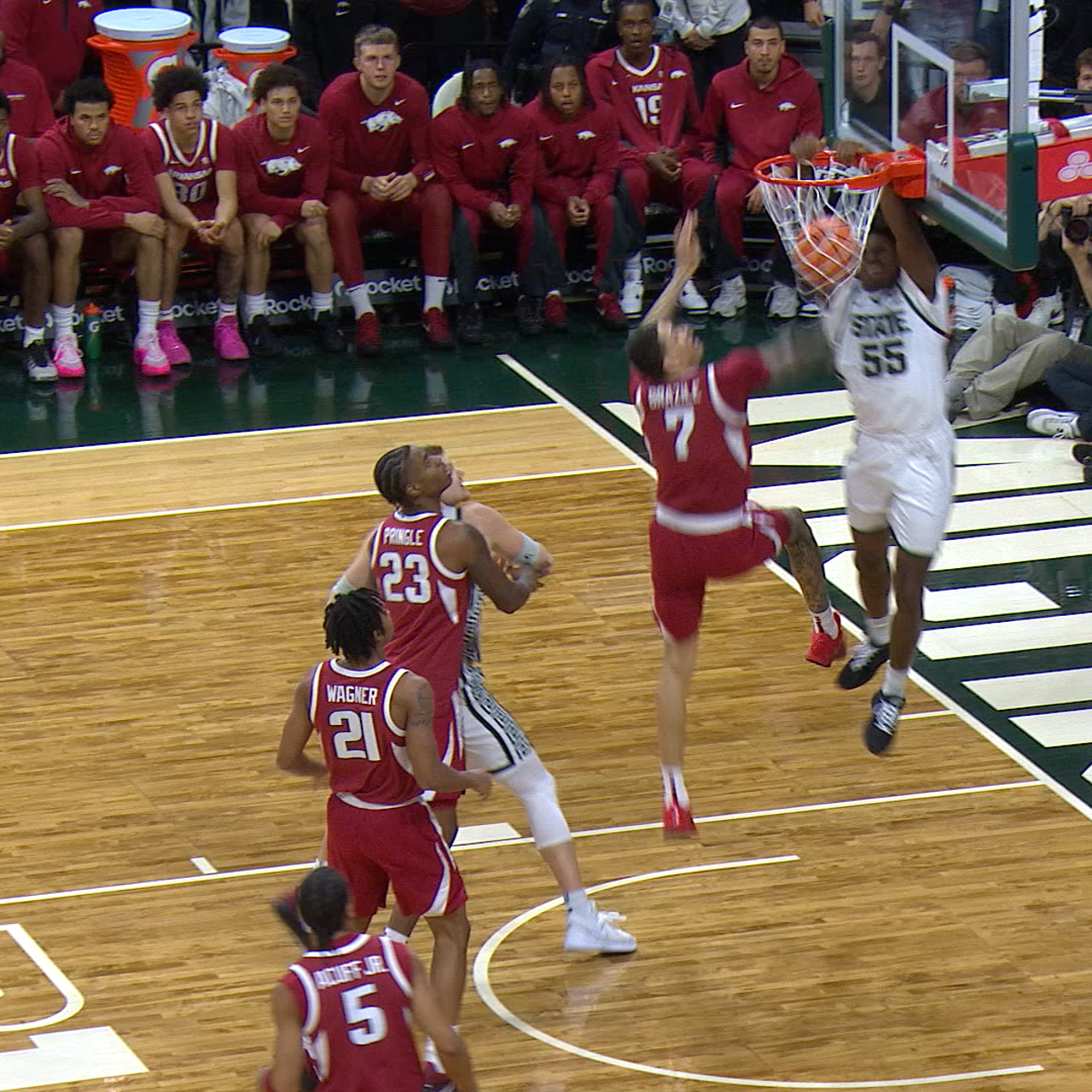 Coen Carr throws down dunk to put Michigan State on board against Arkansas