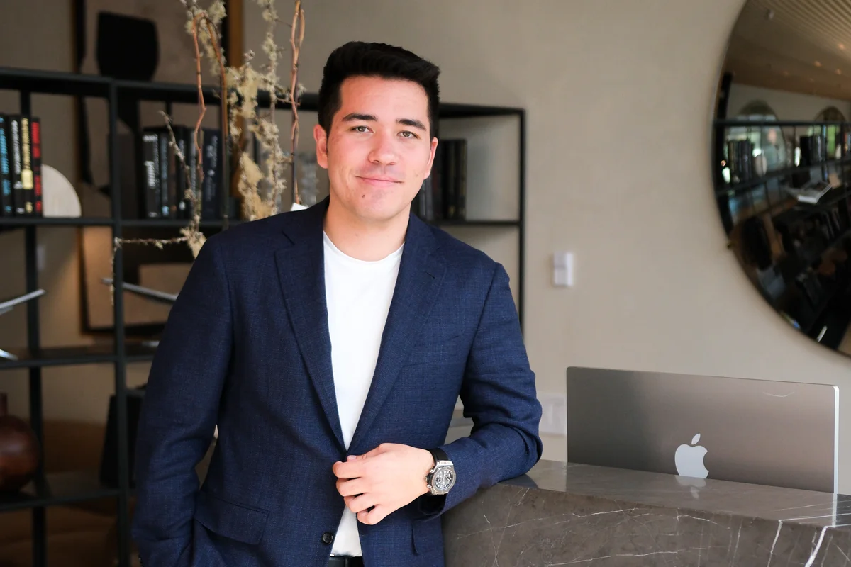 A 24-year-old, who started a private jet company from his college dorm room, is bringing fans along for the ride on TikTok