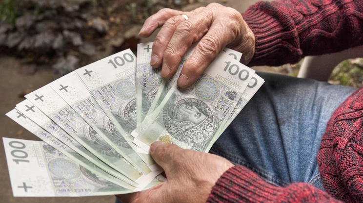 Trying to avoid seven currencies on one trip, I opted to go cashless