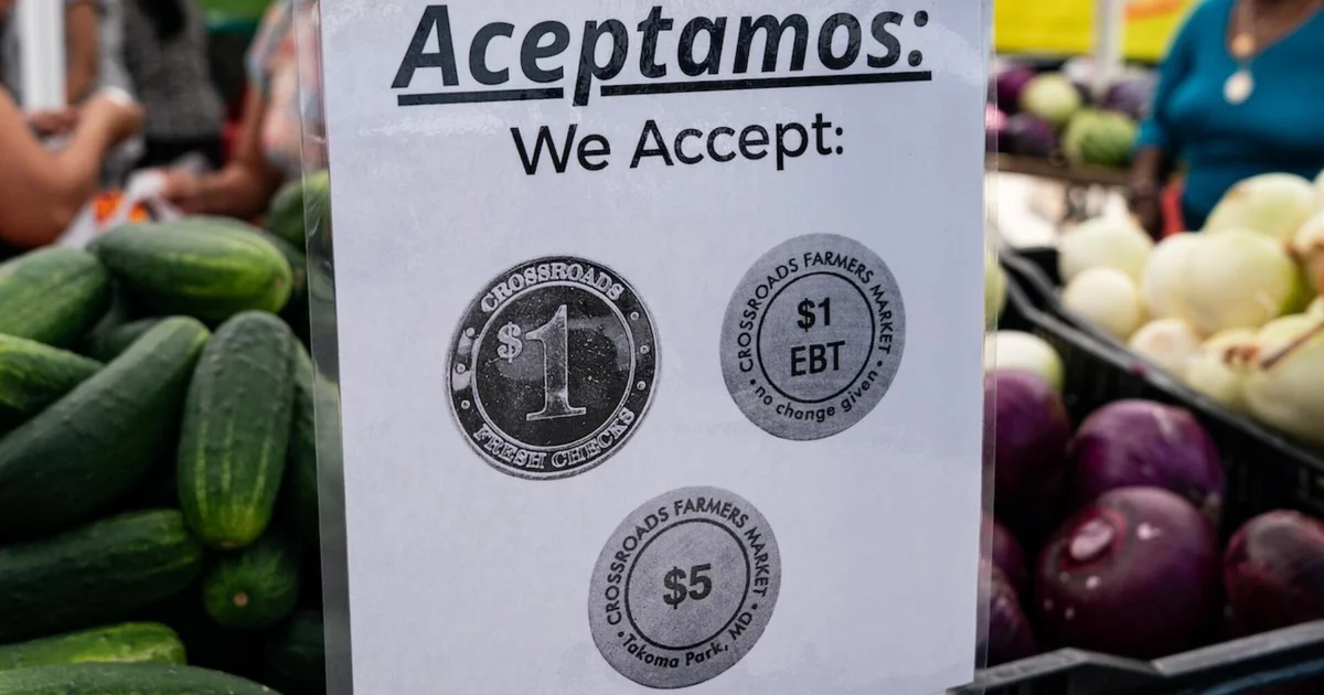 Pressure mounts for Democrats and Republicans to end shutdown as millions fear SNAP benefit loss