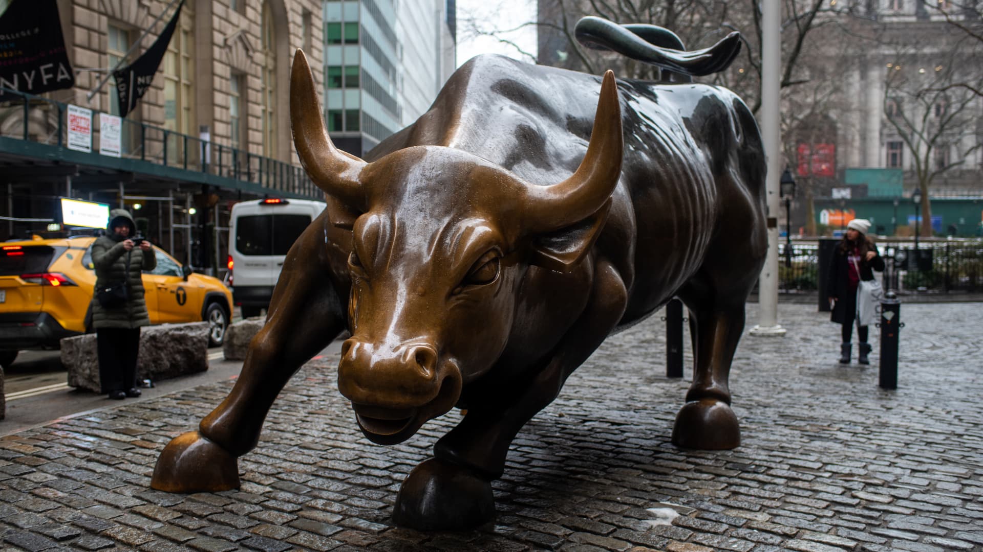 Too early to bet against AI trade, State Street suggests