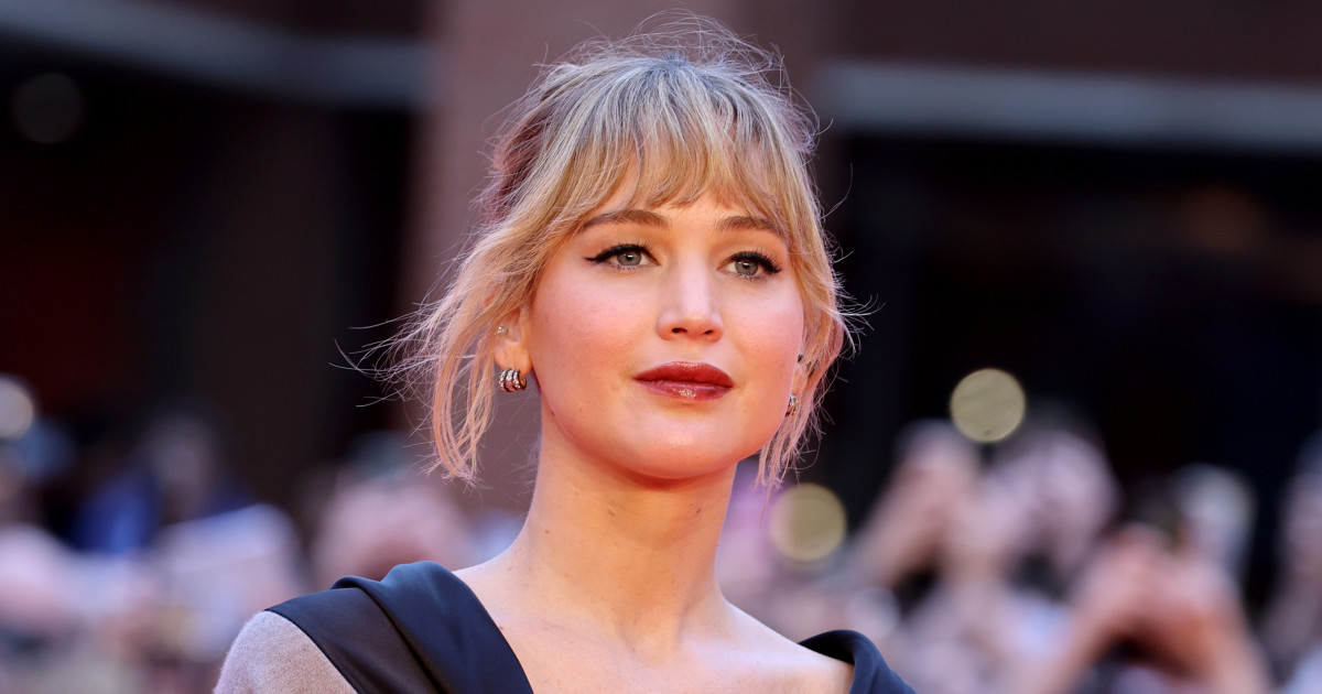 Jennifer Lawrence Sparks Backlash for Comments on Lisa Barlow's Cosmetic Work