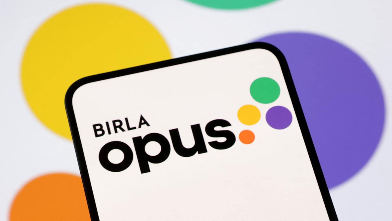 Birla Opus CEO Exit Drags Grasim Shares 6%; Britannia Gains 2% On Leadership Buzz