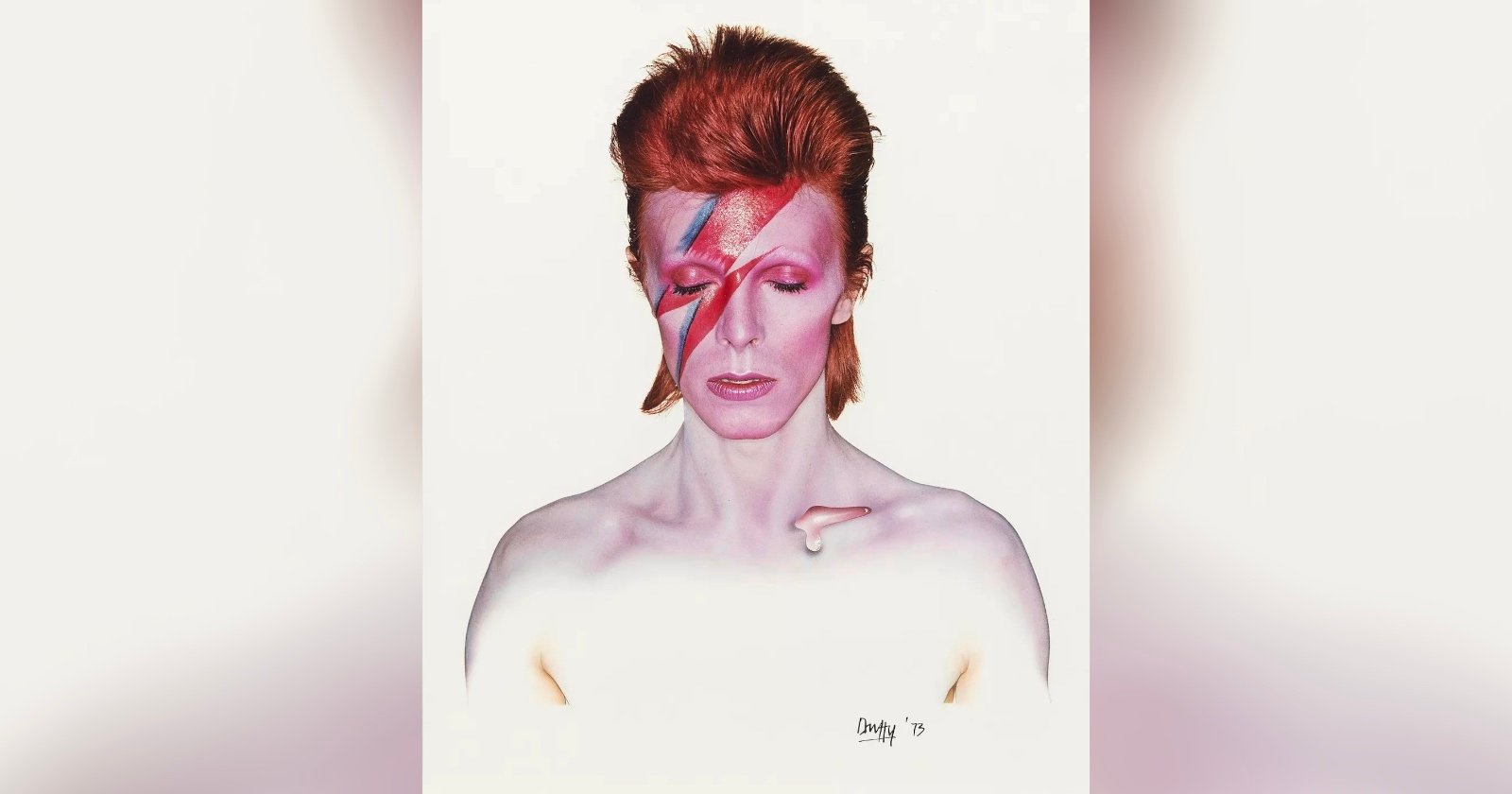 David Bowie's Album Cover Photo Sells for Record $496,000 at Auction