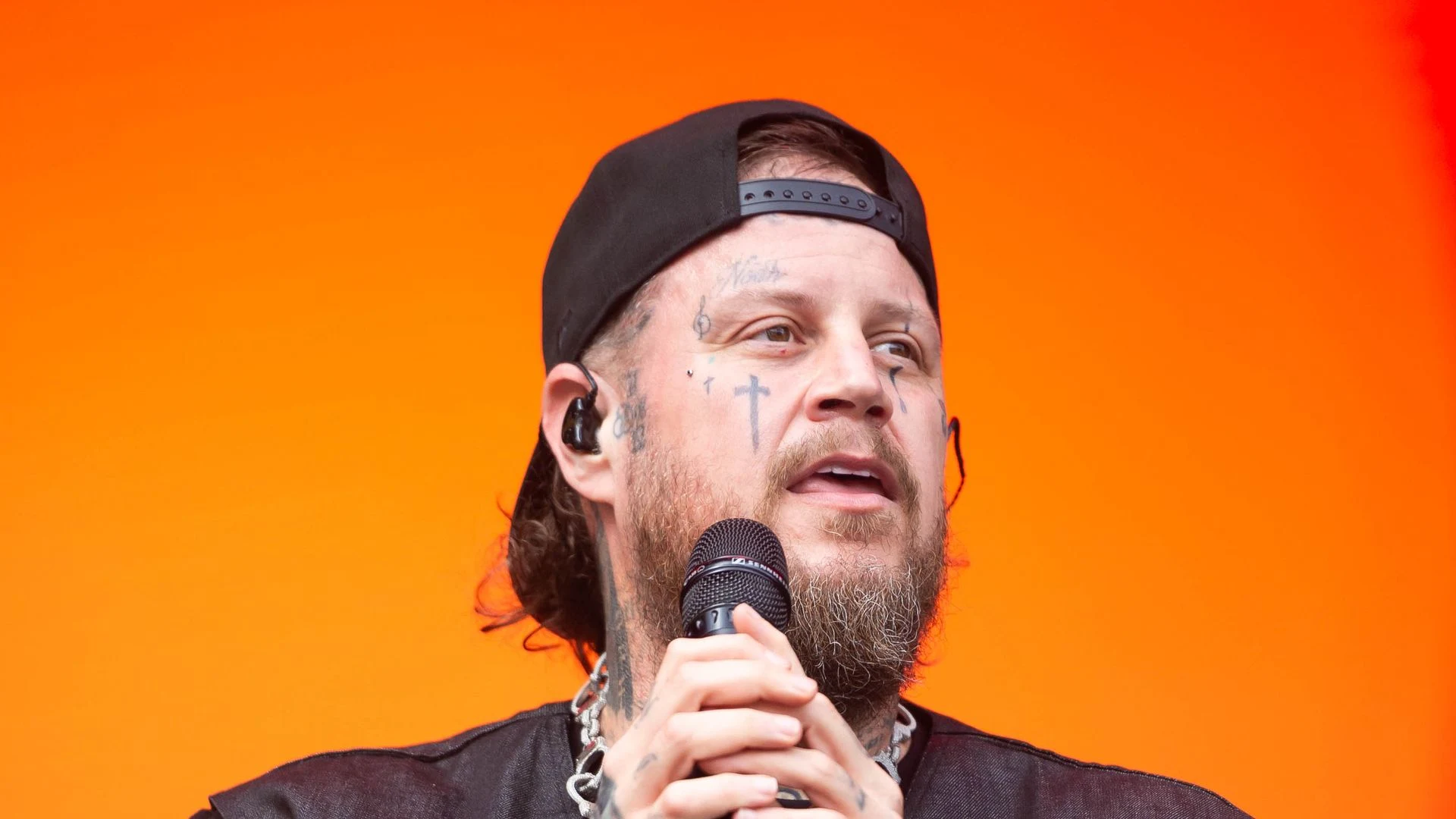 Jelly Roll calls out Louis Vuitton store, says he was treated like 'a criminal' during latest vacation