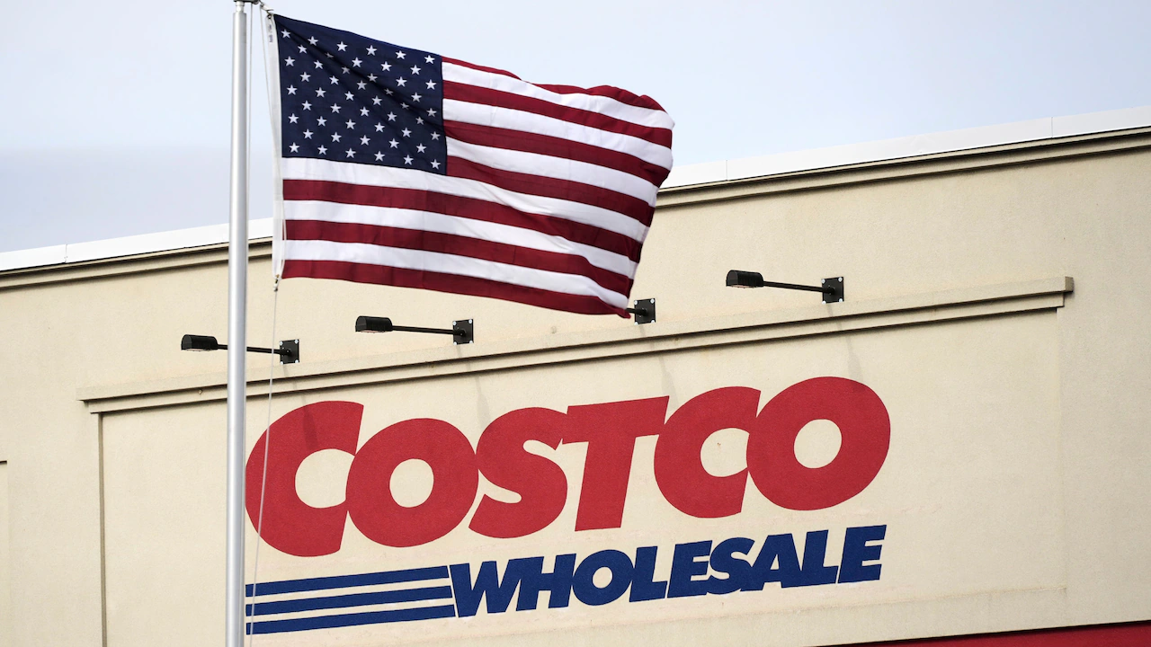 Is Costco gas open on Veterans Day?