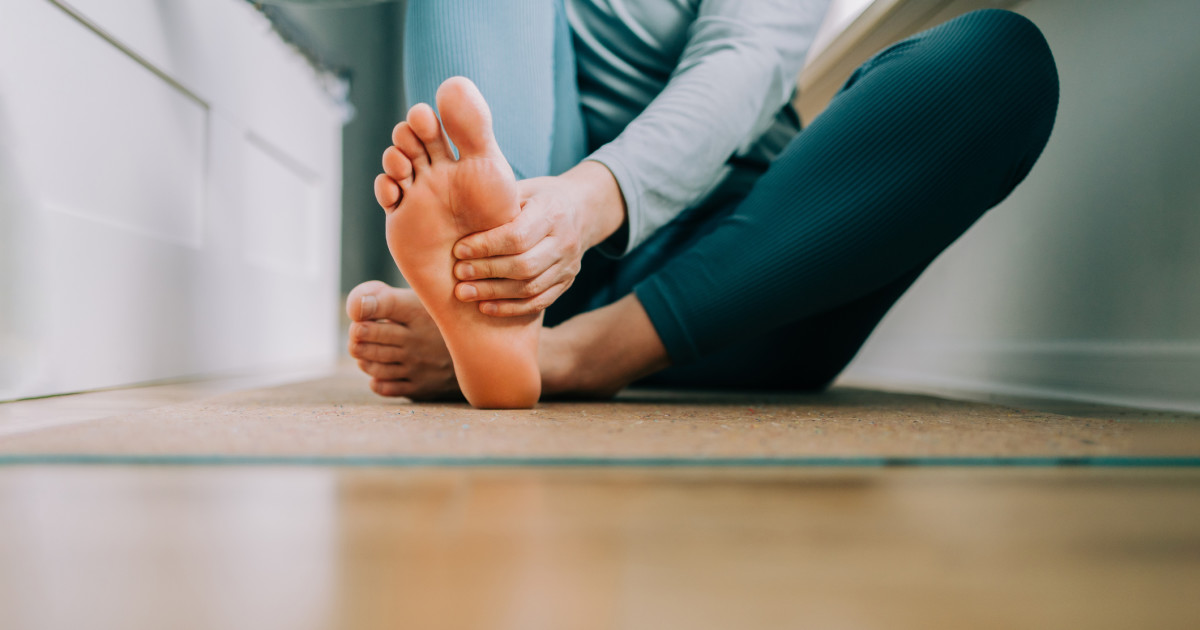 How To Shop for Walking Shoes With Plantar Fasciitis, Podiatrists Say