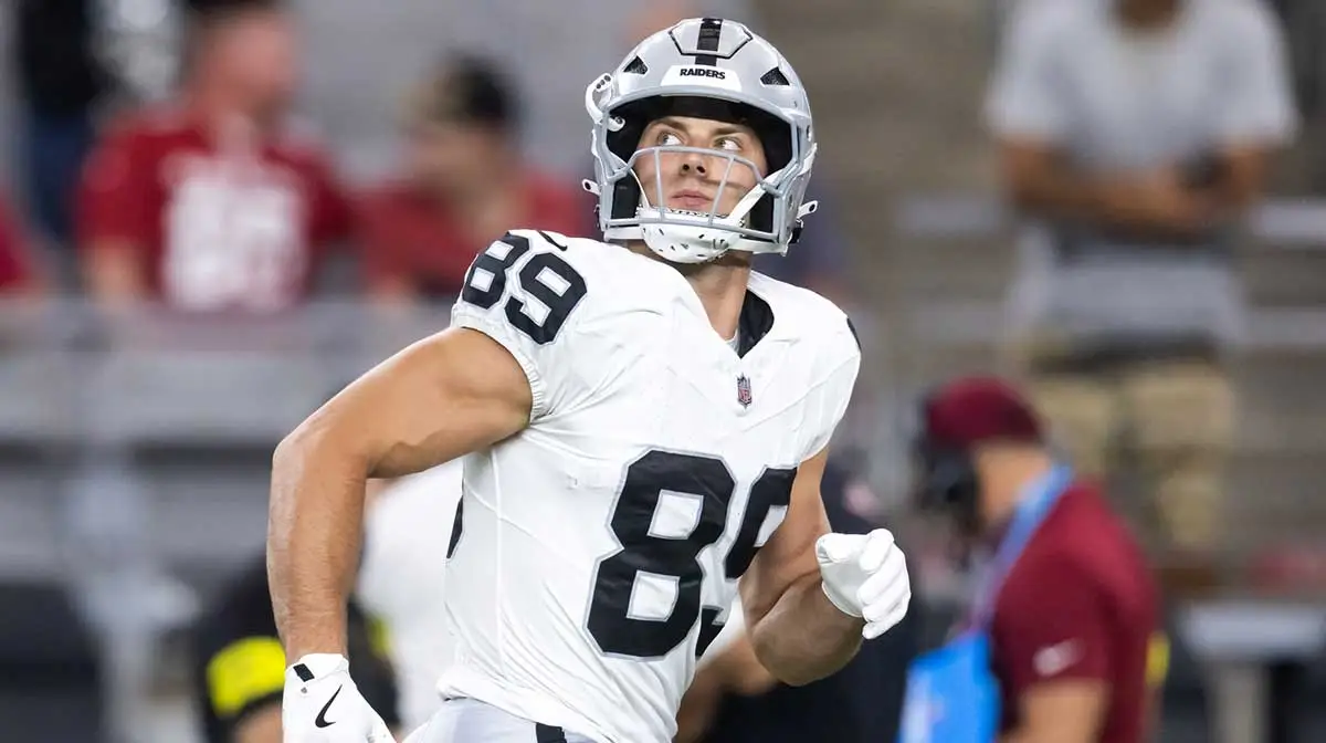 Raiders’ Brock Bowers gets huge knee injury update for Jaguars clash