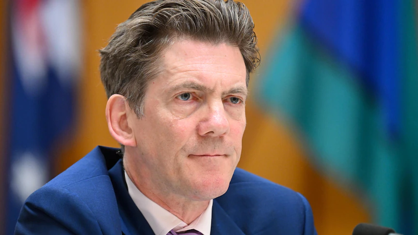 RBA warns economy in danger of being indefinitely trapped in slow growth lane