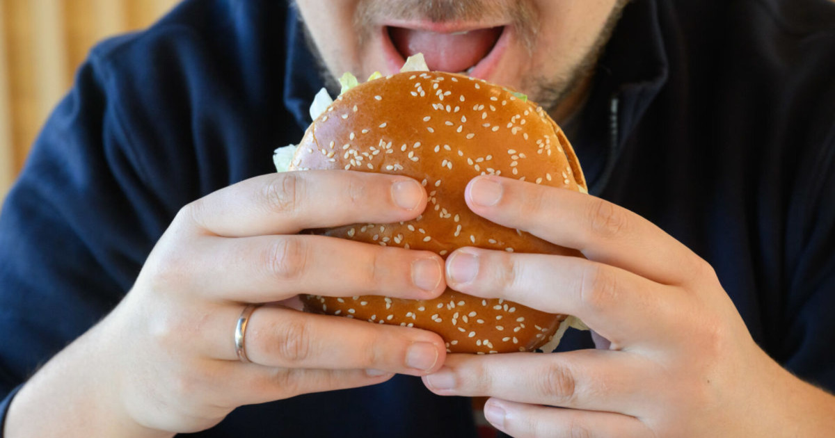 Major burger chain is closing 300 stores next year