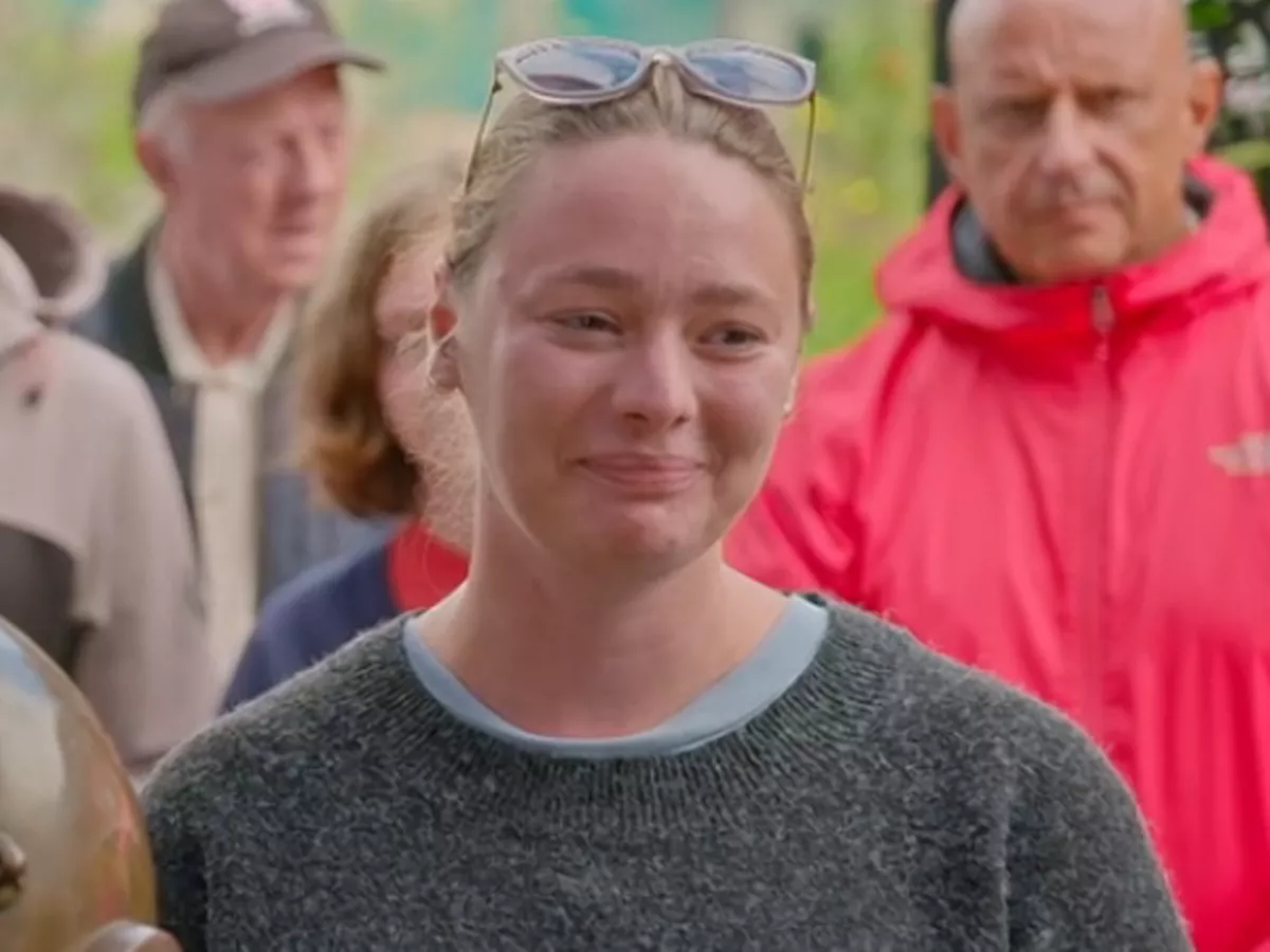 Antiques Roadshow guest stunned over huge value of late father's legacy items