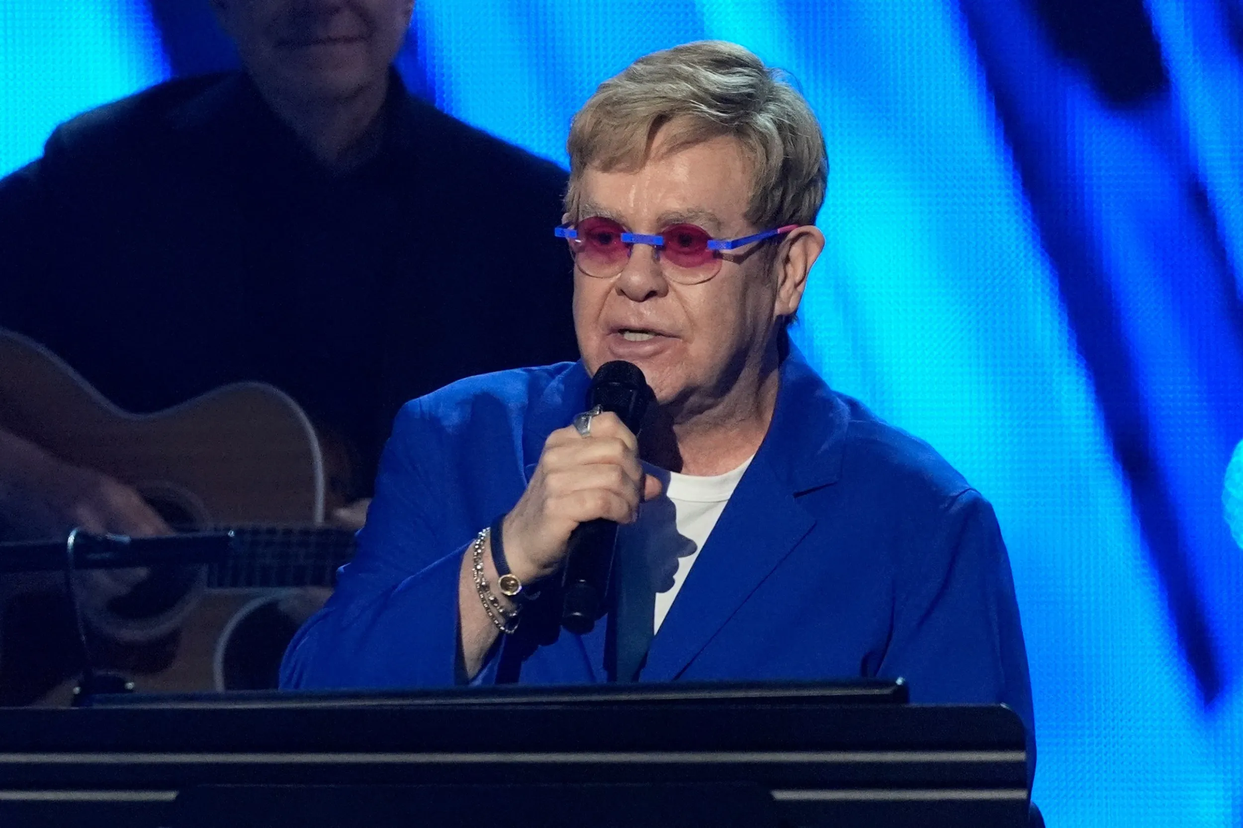 Sir Elton John pays emotional tribute to ‘idol’ during rare appearance