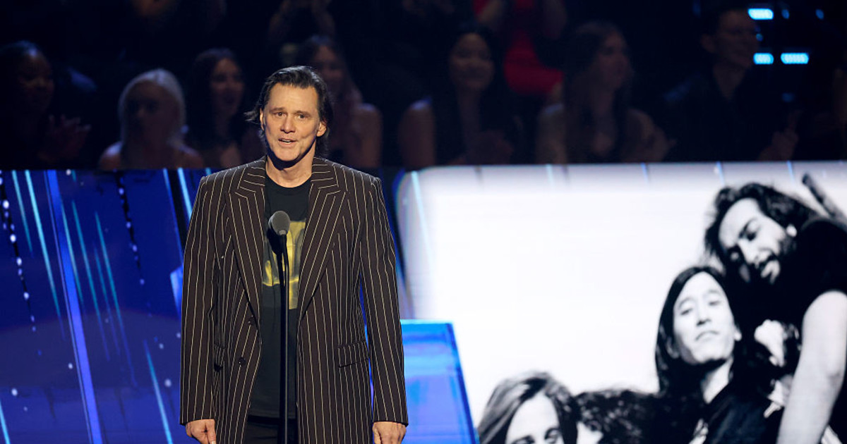 Jim Carrey Makes Rare Appearance to Honor Chris Cornell